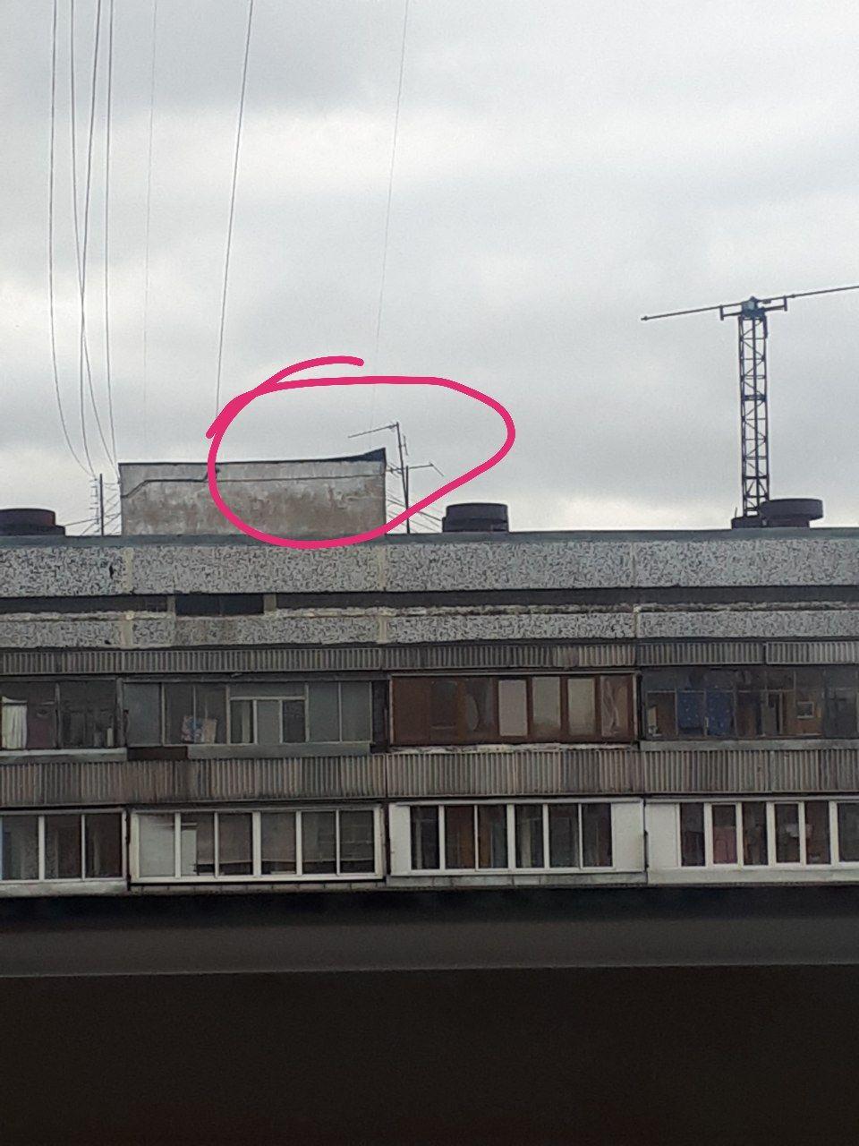 Крыша на Октябрьском проспекте.jpg